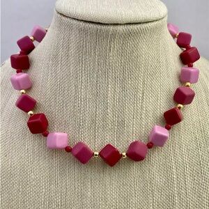 Avon 1987 Rare Cubic Style Shades of Pink Cube Beads Necklace